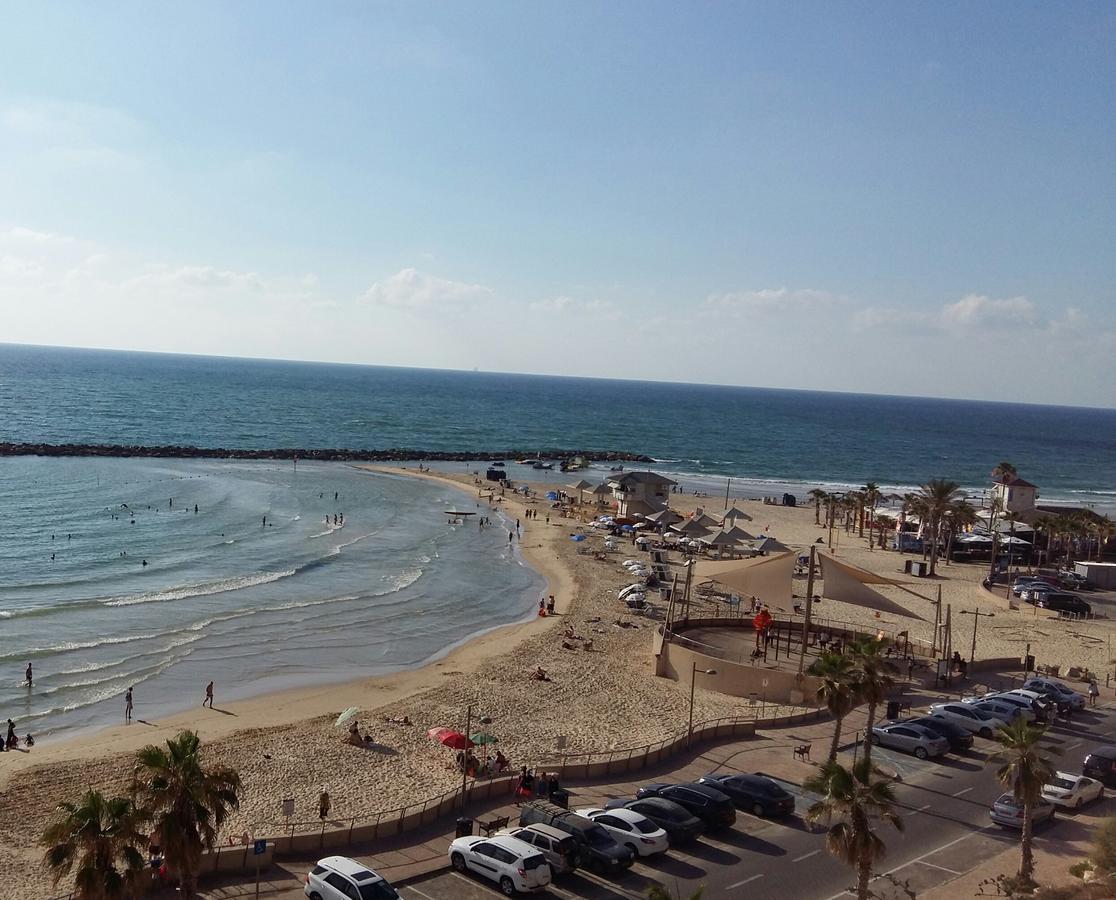 Amazing Apartment For 3 Guests Steps From The Beach Netanya Extérieur photo